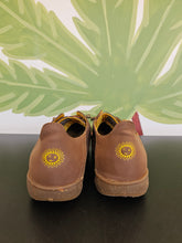 Winkin Sun Hemp Leaf Low Top