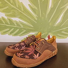 Winkin Sun Hemp Leaf Low Top